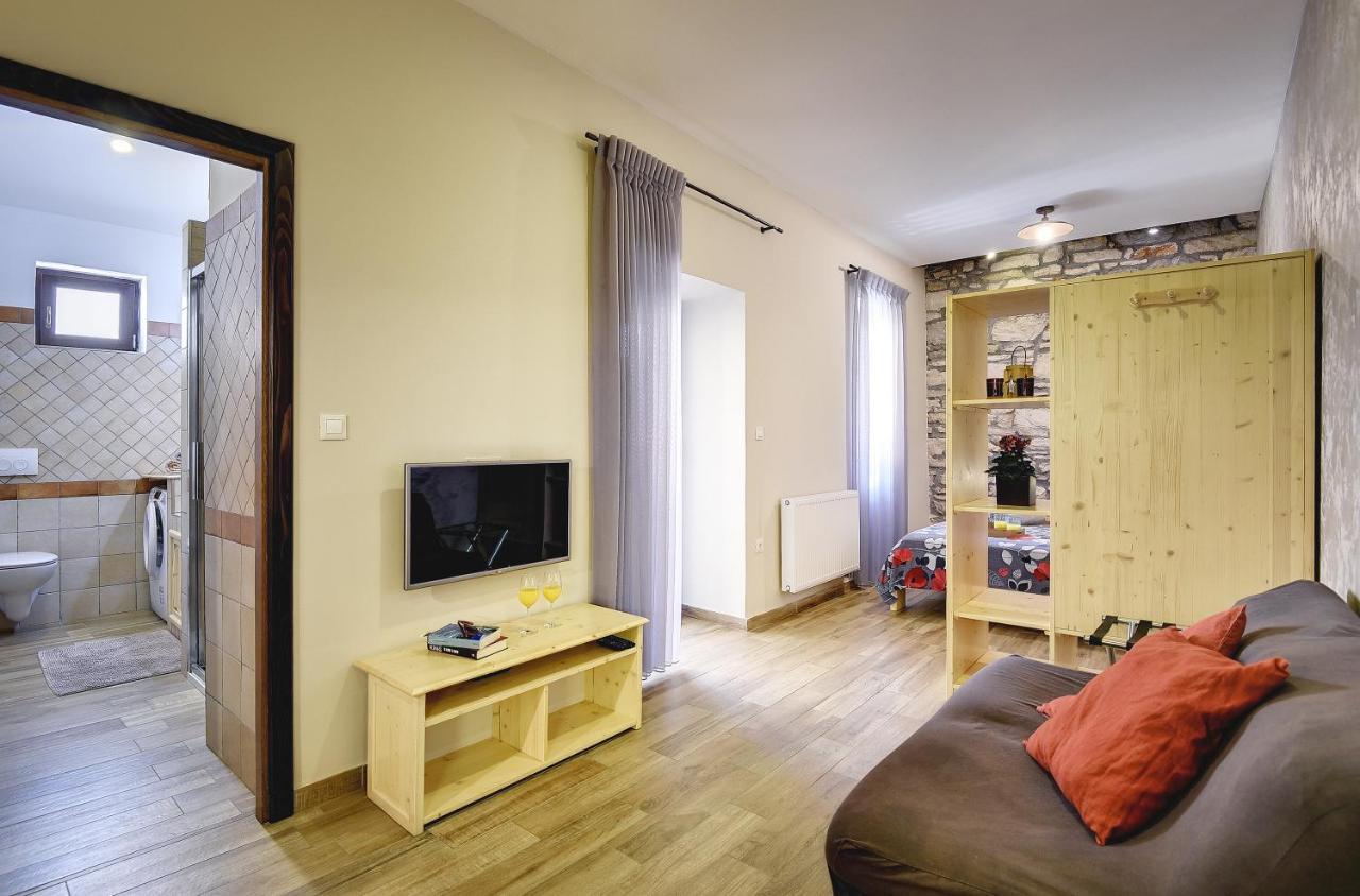 Mimoza Old Town Pula Apartments Ngoại thất bức ảnh