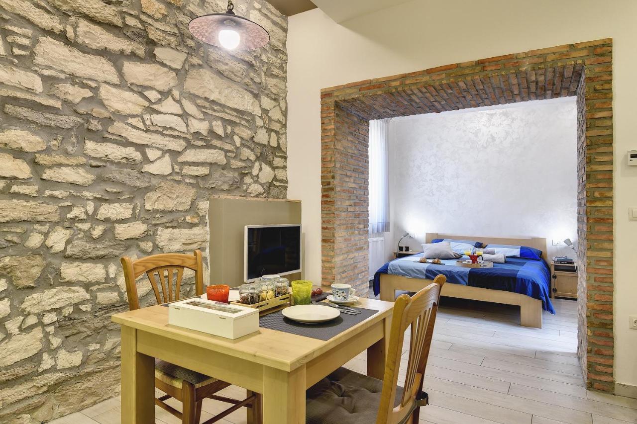 Mimoza Old Town Pula Apartments Ngoại thất bức ảnh