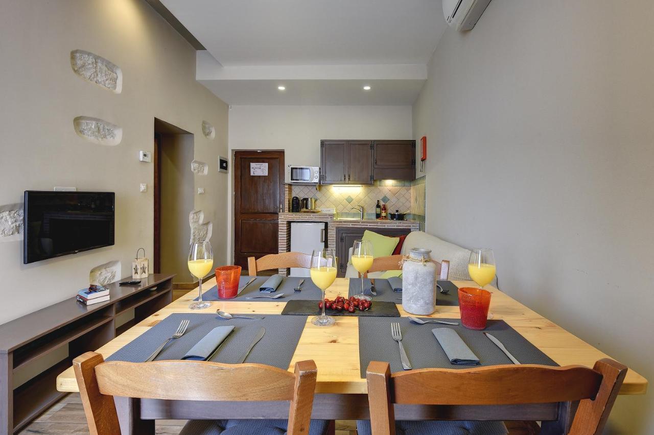 Mimoza Old Town Pula Apartments Ngoại thất bức ảnh