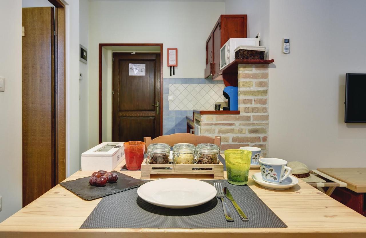 Mimoza Old Town Pula Apartments Ngoại thất bức ảnh