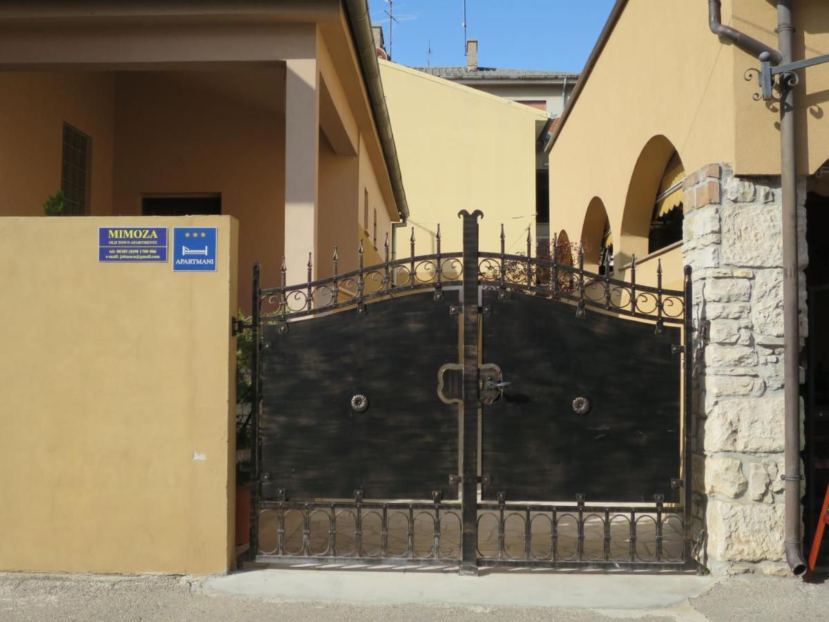 Mimoza Old Town Pula Apartments Ngoại thất bức ảnh